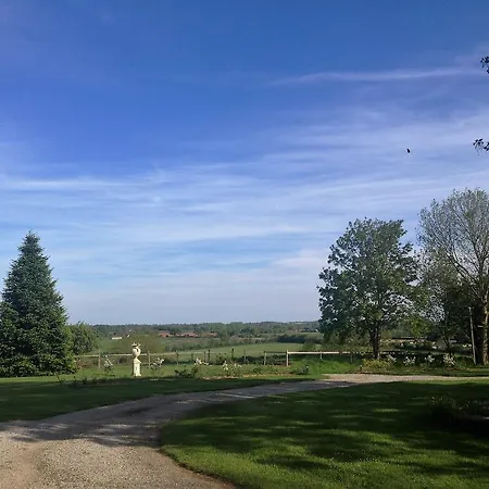 Domaine De La Rue Bed and breakfast
